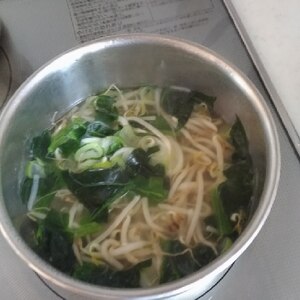 小松菜ともやしの中華スープ
